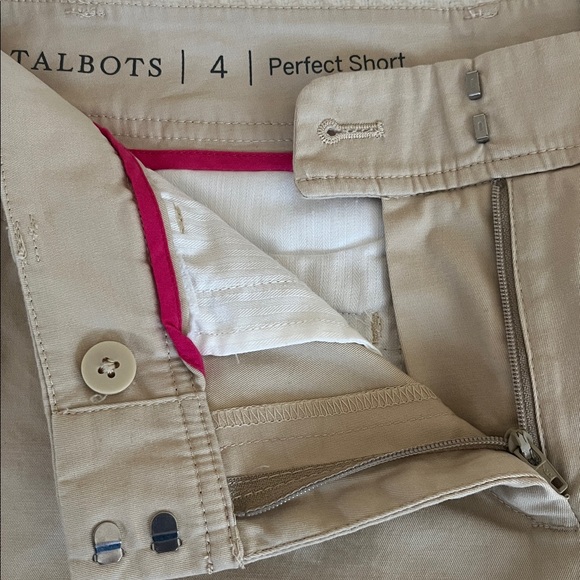 NWT Talbots sz 4 “Perfect Short 10.5” inseam khaki/tan - 4 pockets, too! - Picture 6 of 7